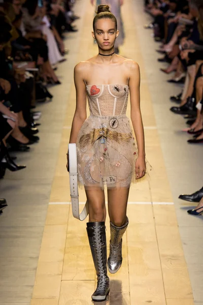 Look 57